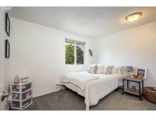 Photo #6: 647129223 Listing