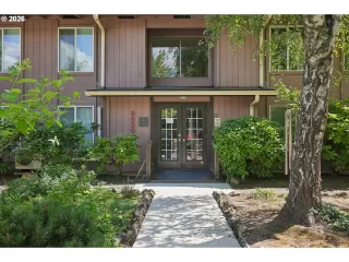 Photo #1: 647629483 Listing