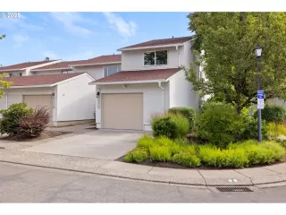 Photo #1: 648021237 Listing