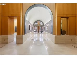 Photo #3: 648028435 Listing