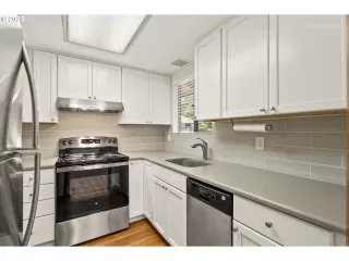 Photo #3: 648304969 Listing