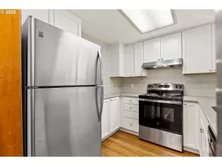 Photo #4: 648304969 Listing