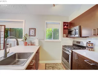 Photo #4: 648499247 Listing 