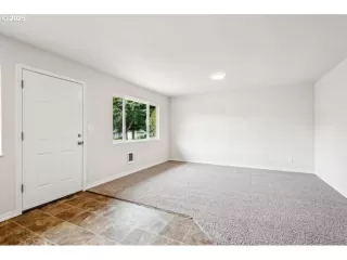 Photo #4: 648893201 Listing 