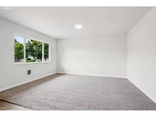 Photo #5: 648893201 Listing 