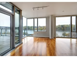 Photo #1: 649085343 Listing 