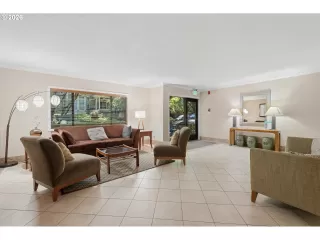 Photo #3: 649127040 Listing 