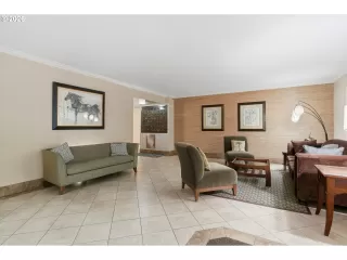 Photo #4: 649127040 Listing 