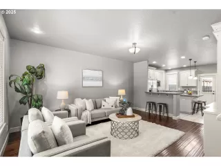 Photo #2: 649234709 Listing 