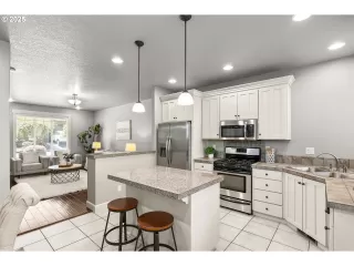 Photo #6: 649234709 Listing 