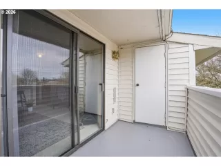 Photo #4: 649295935 Listing 