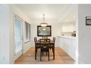 Photo #4: 649748585 Listing 