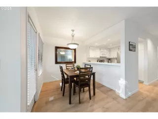 Photo #5: 649748585 Listing 