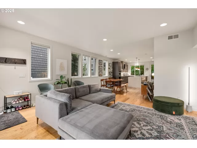 MLS: 650431384 Condo For Sale