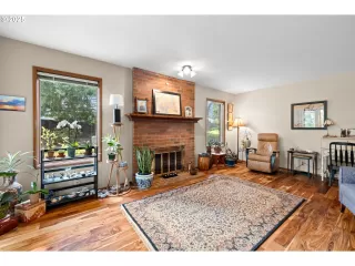 Photo #2: 650892498 Listing