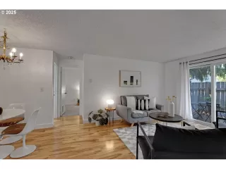 Photo #1: 650904325 Listing