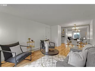 Photo #3: 650904325 Listing