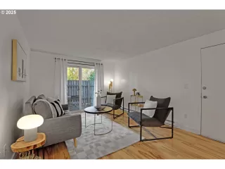 Photo #5: 650904325 Listing