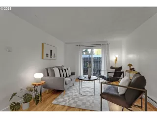 Photo #6: 650904325 Listing