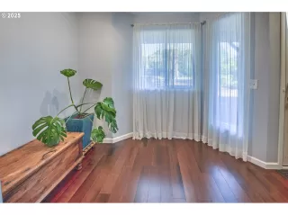 Photo #4: 650936704 Listing