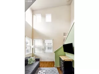 Photo #2: 651366243 Listing 