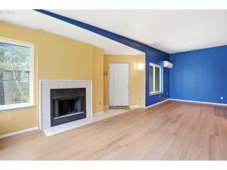 Photo #4: 652084484 Listing 