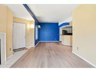 Photo #5: 652084484 Listing 