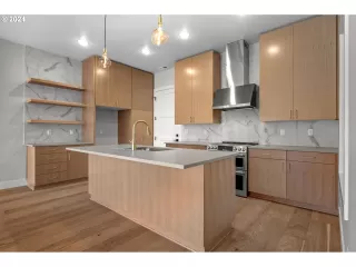 Photo #4: 653625566 Listing