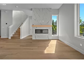 Photo #6: 653625566 Listing