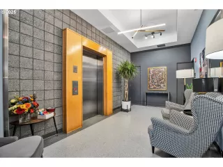 Photo #4: 653640368 Listing 