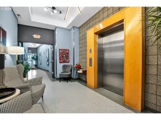 Photo #5: 653640368 Listing 