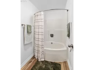 Photo #5: 653701613 Listing