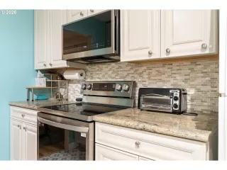 Photo #6: 653766022 Listing 