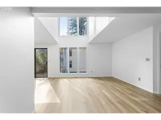Photo #4: 654050205 Listing