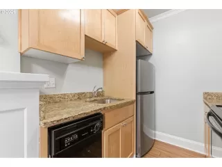 Photo #4: 654157422 Listing 