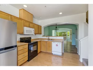 Photo #4: 654415674 Listing 