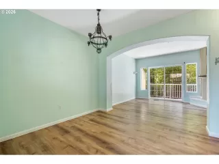 Photo #6: 654415674 Listing 