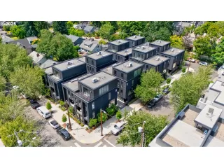 Photo #2: 654530853 Listing 