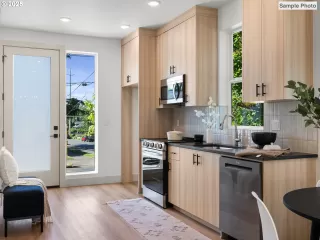 Photo #3: 654759766 Listing 