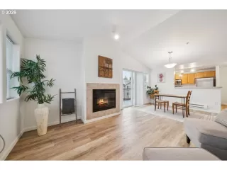 Photo #5: 654903048 Listing 