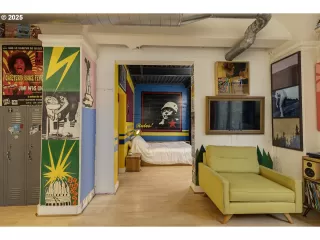 Photo #5: 655324952 Listing