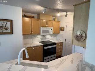 Photo #4: 655340577 Listing 