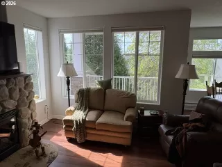Photo #6: 655340577 Listing 