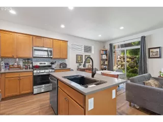 Photo #1: 655384788 Listing