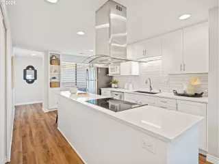 Photo #1: 655498873 Listing