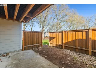 Photo #5: 655601599 Listing