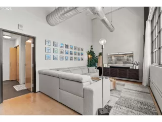Photo #5: 655892529 Listing 