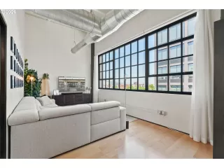 Photo #6: 655892529 Listing 