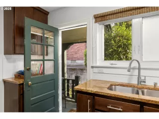 Photo #1: 655915391 Listing 