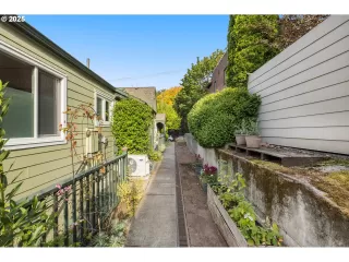 Photo #5: 655915391 Listing 